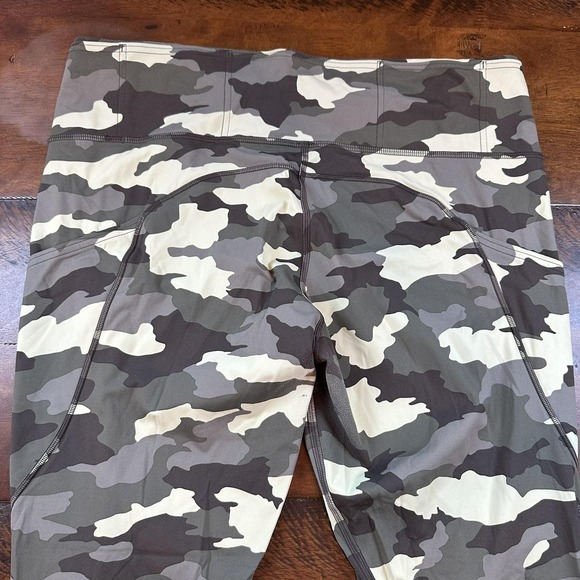 Lululemon Leggings Womens 14 Green Camo High Rise 7/8 Side Pockets Yoga Gym‎ - Picture 9 of 10